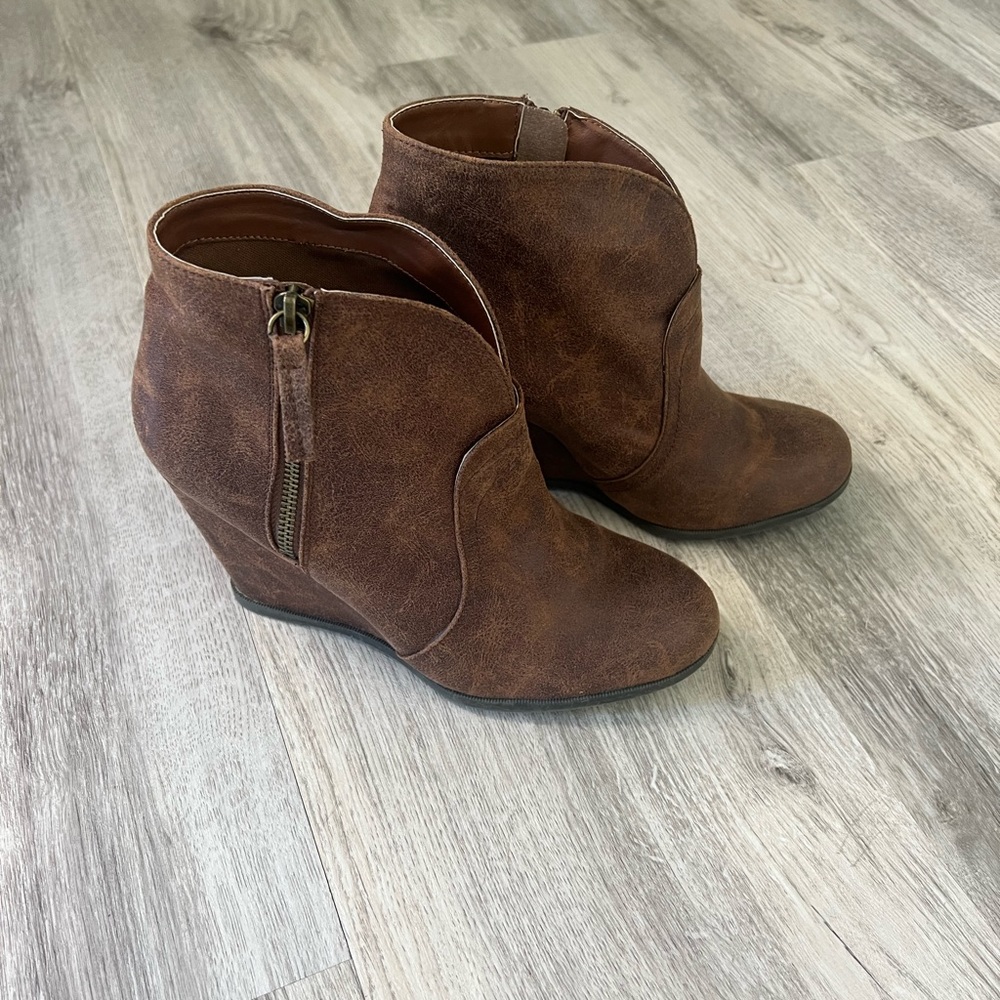 Daytrip wedge bootie from Buckle. Tan wedge boot from Buckle